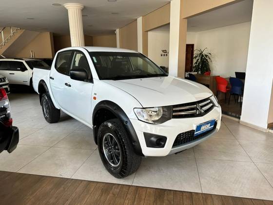 MITSUBISHI L200 TRITON 3.2 GLS 4X4 CD 16V TURBO INTERCOLER DIESEL 4P MANUAL